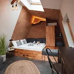 Nesting - Homestead Soncni Raj Marburgo