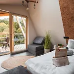 Nesting - Homestead Soncni Raj Glamping Marburgo